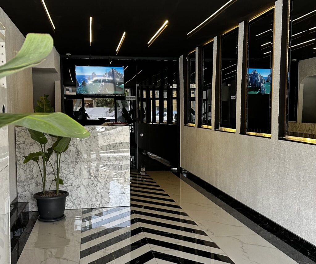 izmir'de modern bir otel ve konaklama, temiz ve ferah kullanım alanları